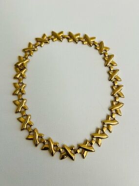 Gold Tone Kiss Symbol X-link Choker Necklace - Unbranded